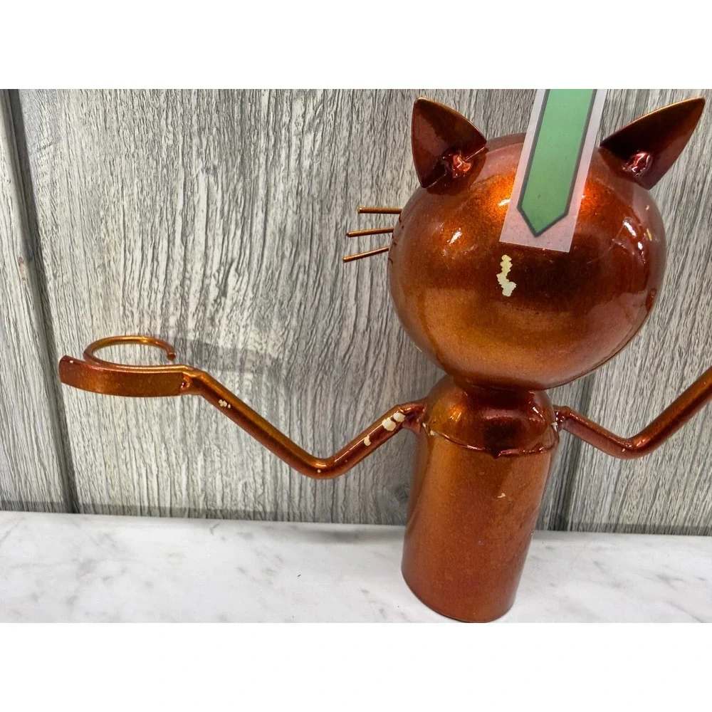 The Unbranded Brand whimsical metal